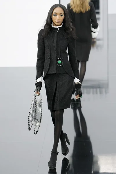 Look 18